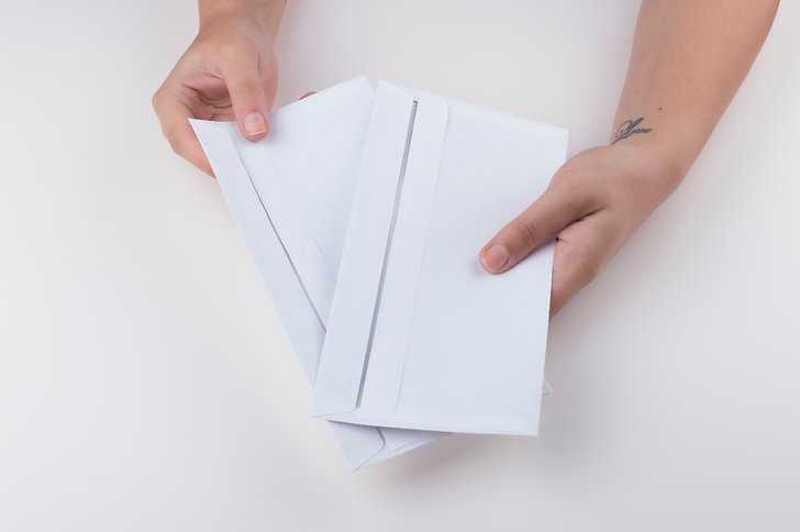 Как открыть конверт с помощью пара