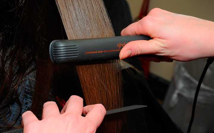 Как выпрямить волосы в домашних условиях надолго или даже навсегда?
