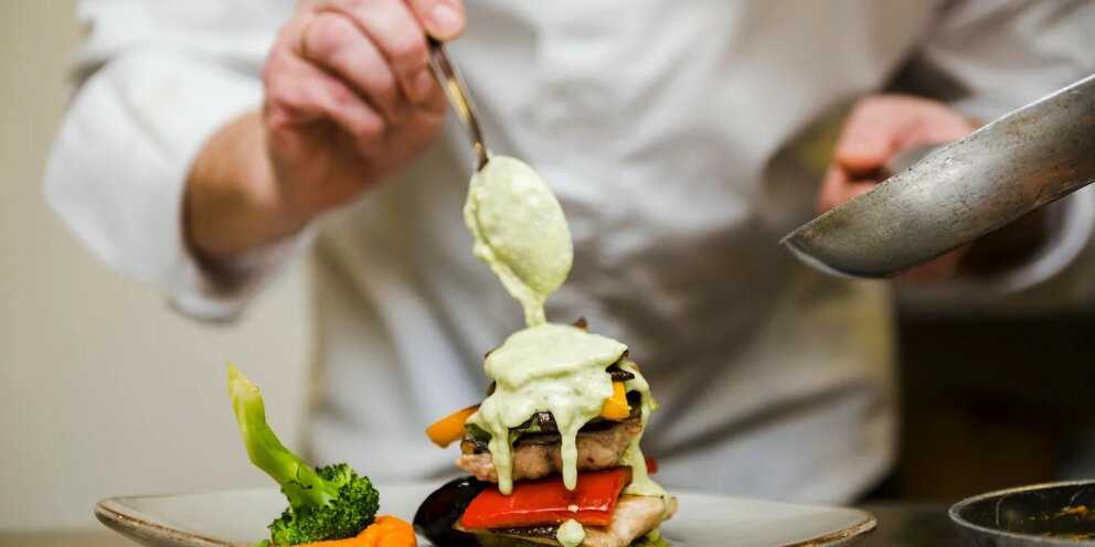 Как стать шеф-поваром и можно ли устроиться в ресторан без опыта