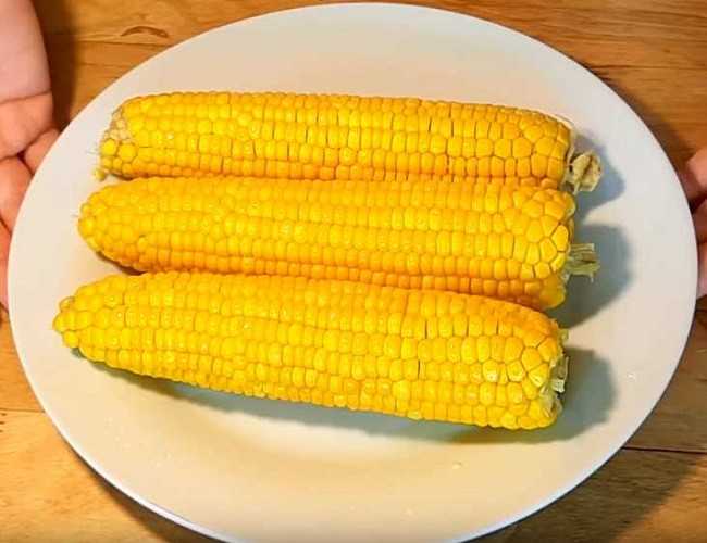 Как сварить замороженную кукурузу в початках, зернах, в кастрюле