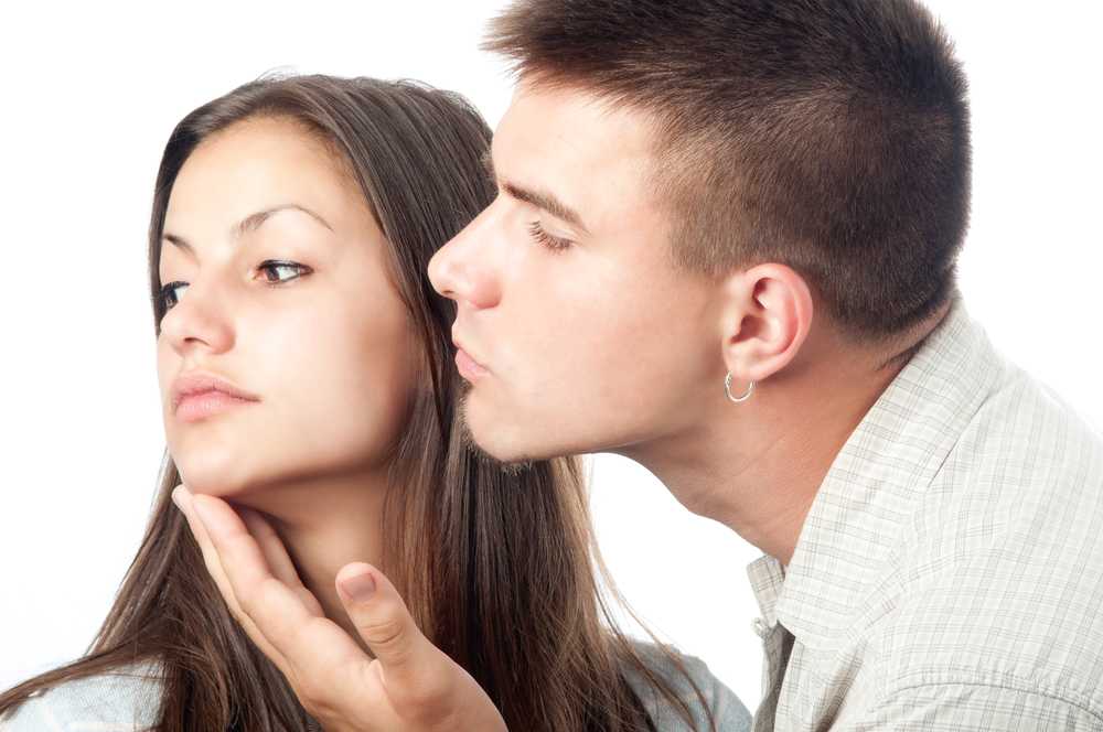 Как развести девушку на поцелуй