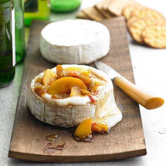 Сыр бри, запеченный с орехами и медом — пошаговый рецепт с фото