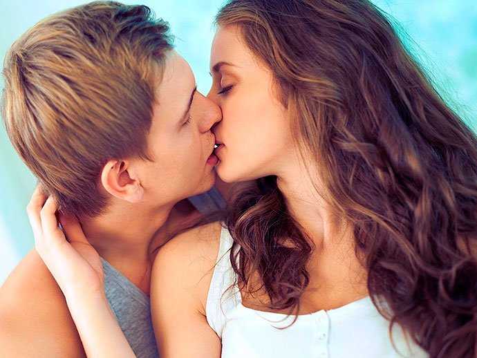 Как правильно целоваться с девушкой в губы [как надо] — пошаговая инструкция
