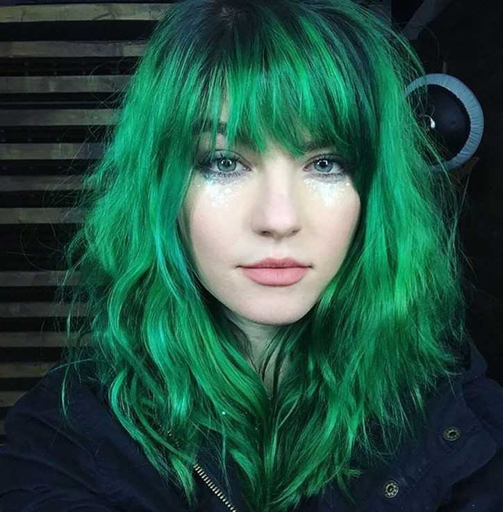 Зеленый цвет волос: как покрасить локоны и выбрать краску, фото девушек и мужчин с различными оттенками зеленого (темным, синим и другими), как убрать цвет
