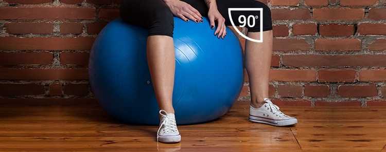 Гимнастический мяч для детей, упражнения на гимнастическом мяче для самых маленьких, размеры мяча