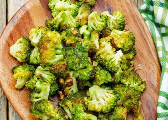 Как приготовить брокколи: вкусно, свежую, замороженную, на сковороде, в духовке, микроволновке, кляре, на пару, ребенку, салат – рецепты с фото