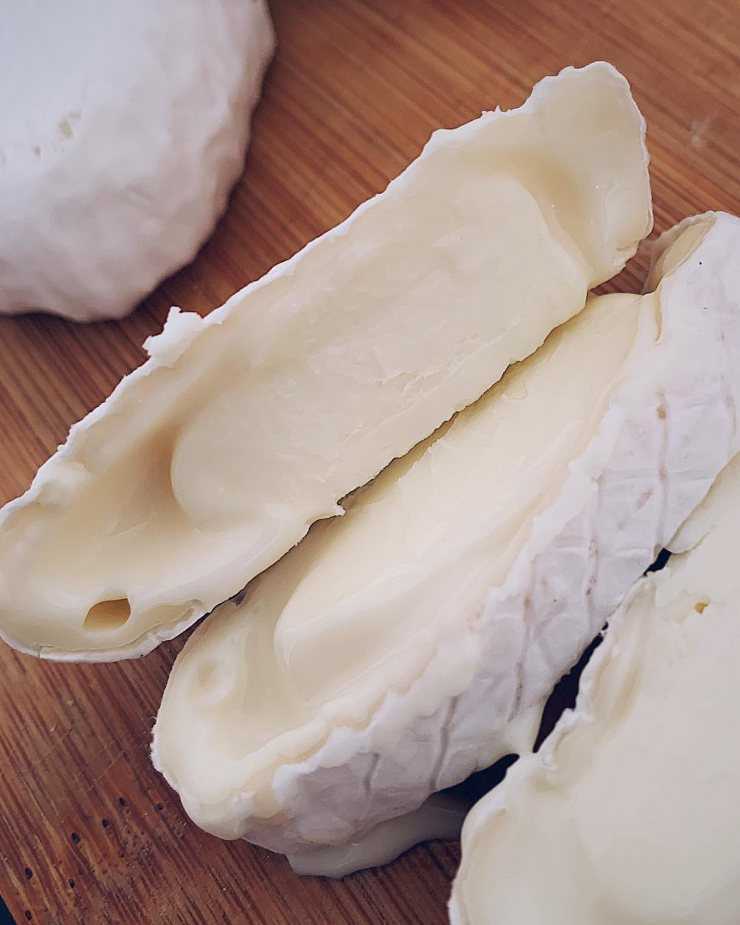 Сыр камамбер: рецепт, приготовление, польза, вред