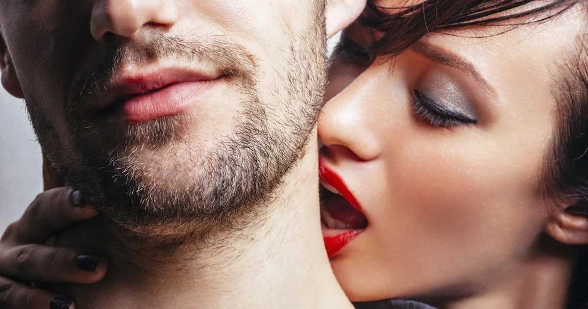 Как завести парня во время поцелуя: 10 шагов