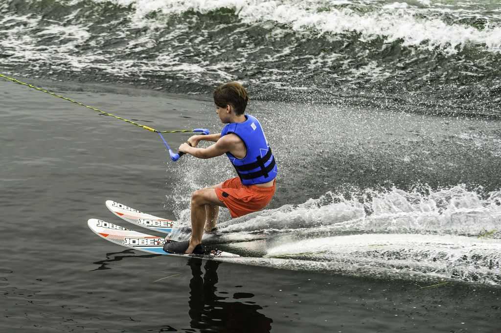 Трюки на водных лыжах