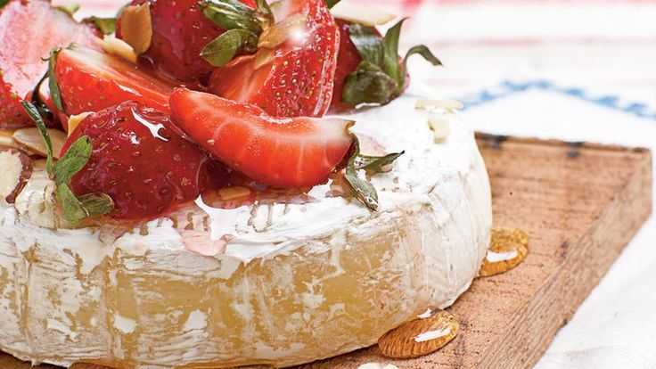 Запеченный сыр бри - 26 рецептов: закуски | foodini