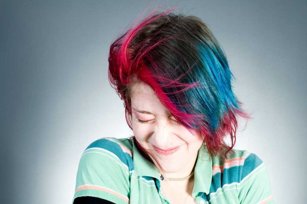 Синий цвет волос: кому подходит, оттенки и техники окрашивания в 54 фото