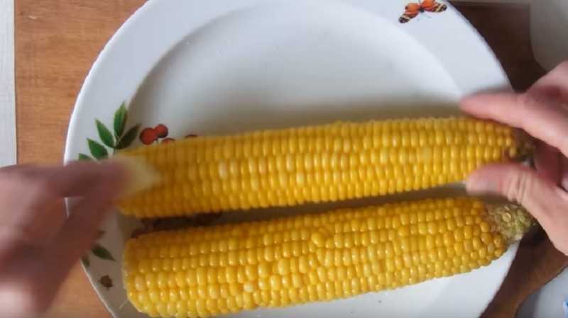 Как и сколько варить кукурузу в кастрюле чтобы она была мягкая и сочная?