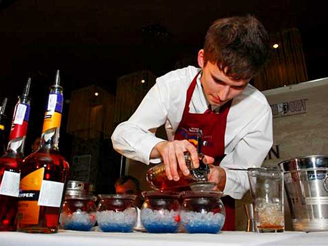 Как стать барменом | про профессии.ру