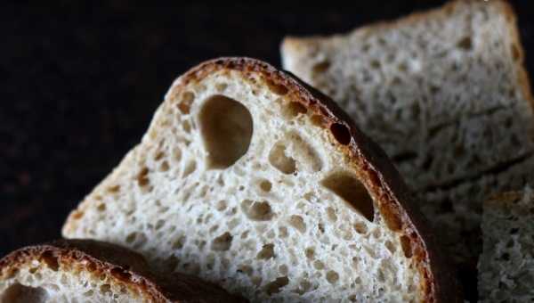 Как размягчить черствый хлеб в микроволновке