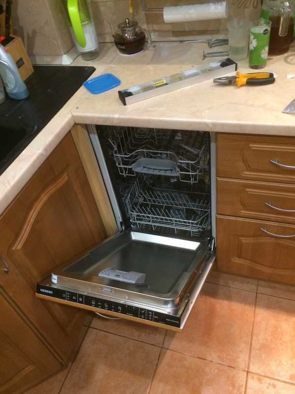 Как правильно загружать посуду в посудомоечную машину, полезные советы