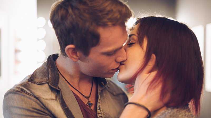 Как первый раз поцеловать девушку? 7 советов, чтобы это было незабываемо