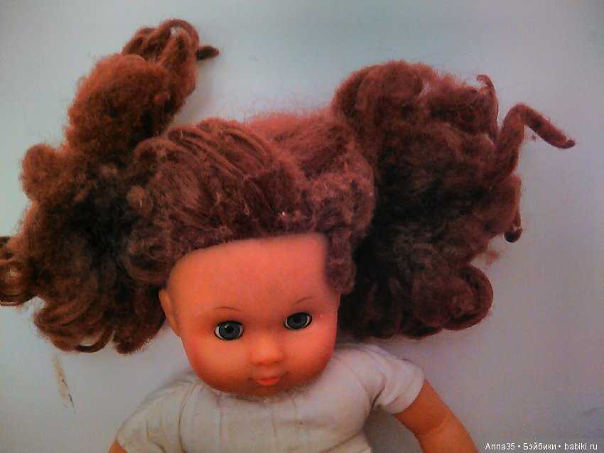 Как восстановить волосы кукле. Кукла со спутанными волосами. Запутанные волосы у куклы. Распутать волосы кукле. Волосы для старых кукол.
