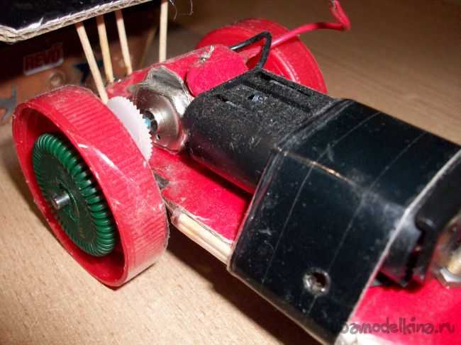 Из чего сделать игрушечную машину. как сделать игрушечную машинку из дерева. фото самодельных машинок