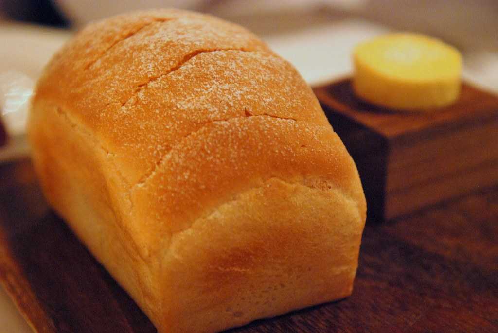 Черствый хлеб, как размягчить хлеб в микроволновке, как черствый хлеб сделать мягким
