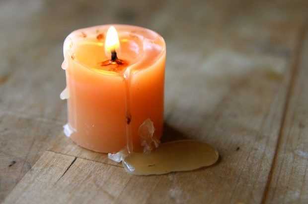 Как убрать воск от свечи с одежды в домашних условиях без следа