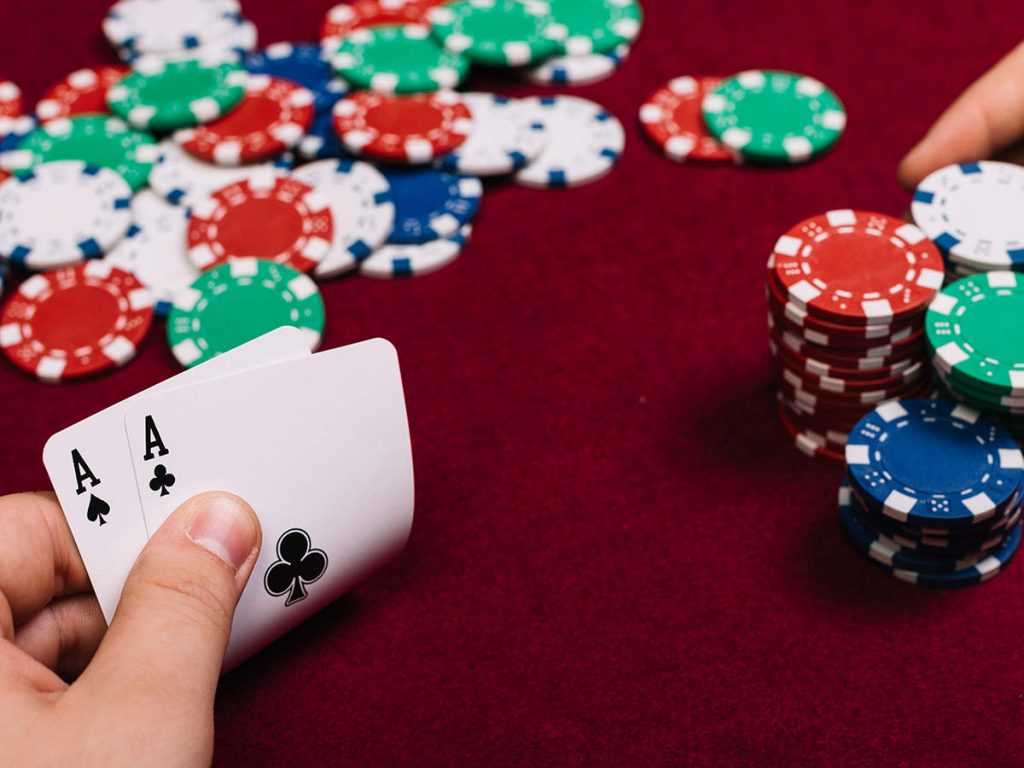 Как играть в классический онлайн покер начинающим хорошо и профессионально