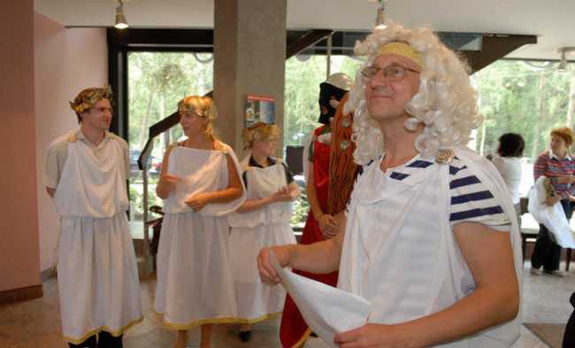 Костюм афины для девочки своими руками. как быстро и просто сделать костюм греческой богини