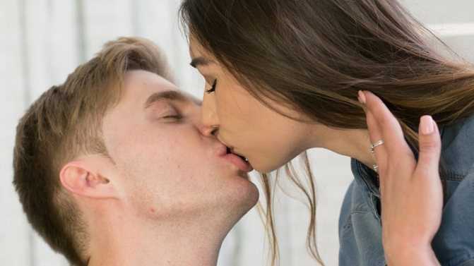 Первый поцелуй с девушкой: как парню правильно целоваться с девушкой? — rodinok.net