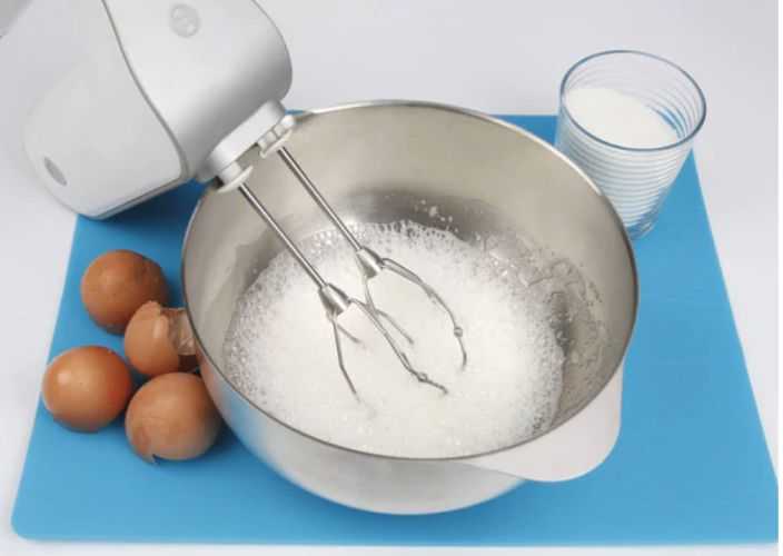 Как сделать сахарную пудру в домашних условиях из сахара своими руками: рецепты, способы. как сделать сахарную пудру из сахара в кофемолке, без кофемолки, в блендере: инструкция