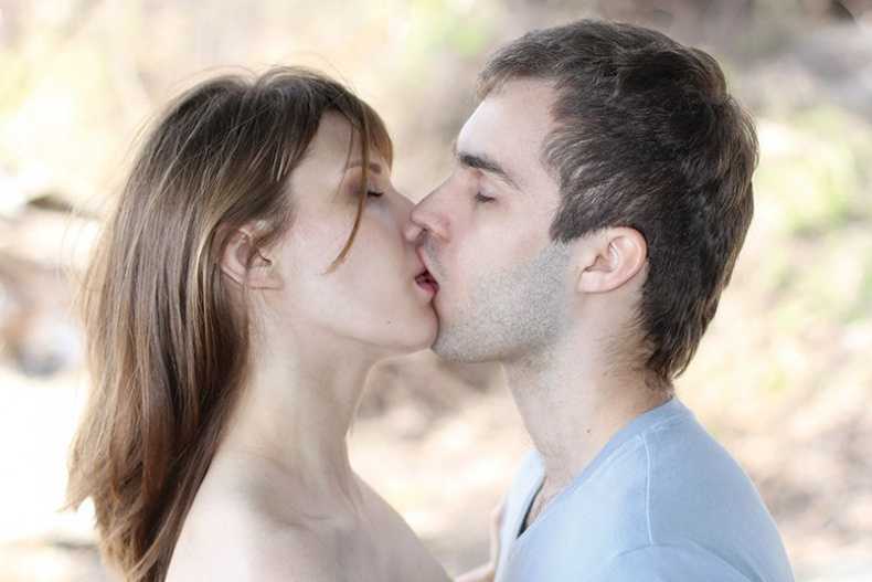 Как целовать мужчину, чтобы он сошел с ума: как возбудить парня поцелуем