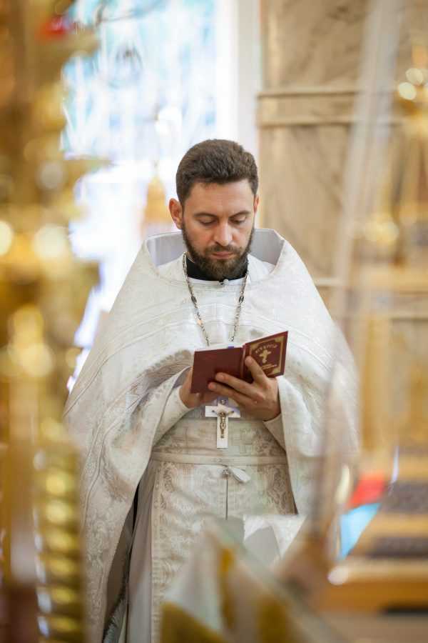 Как стать священником | про профессии.ру