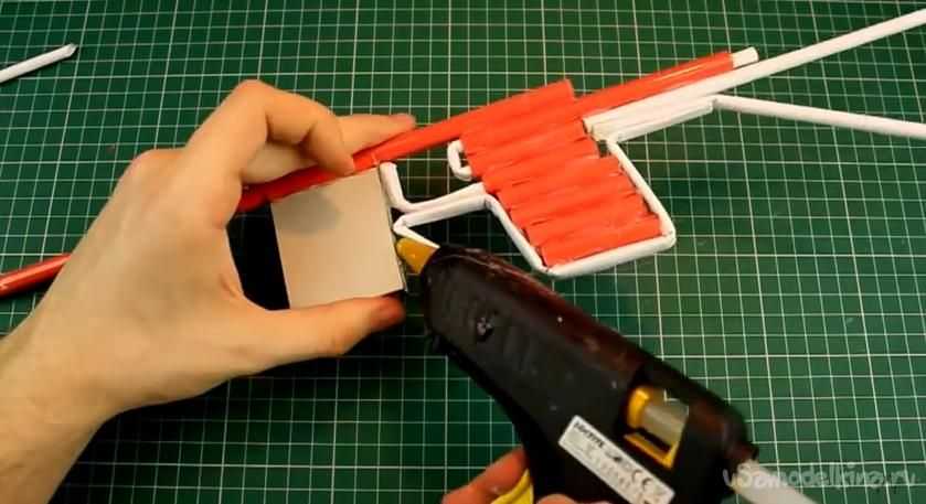 Пистолет из бумаги оригами: как сделать оружие которое стреляет из листов а4 по шаблонам и чертежам