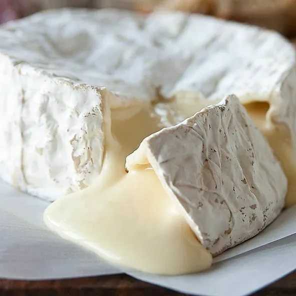 Сыр камамбер - как правильно есть и запах, чем отличается от бри и рецепты приготовления блюд с фото