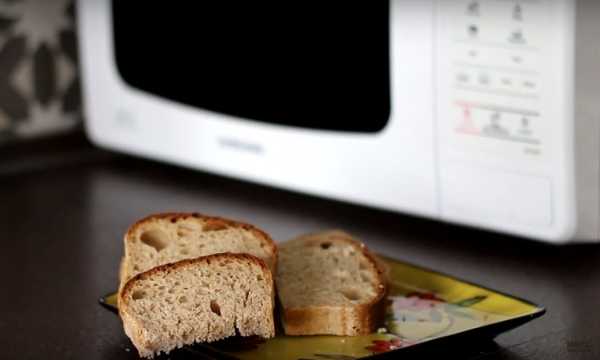 Как размягчить черствый хлеб в микроволновке