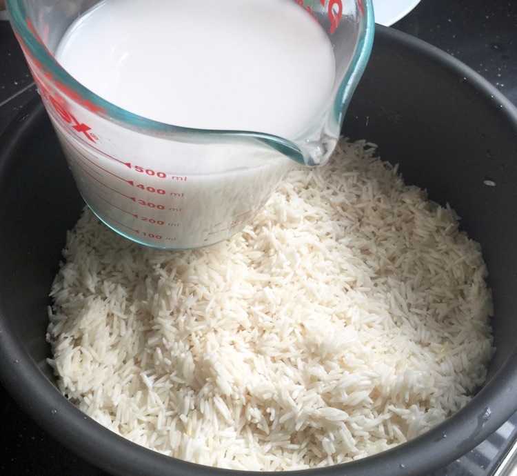Классическая рисовая каша на молоке