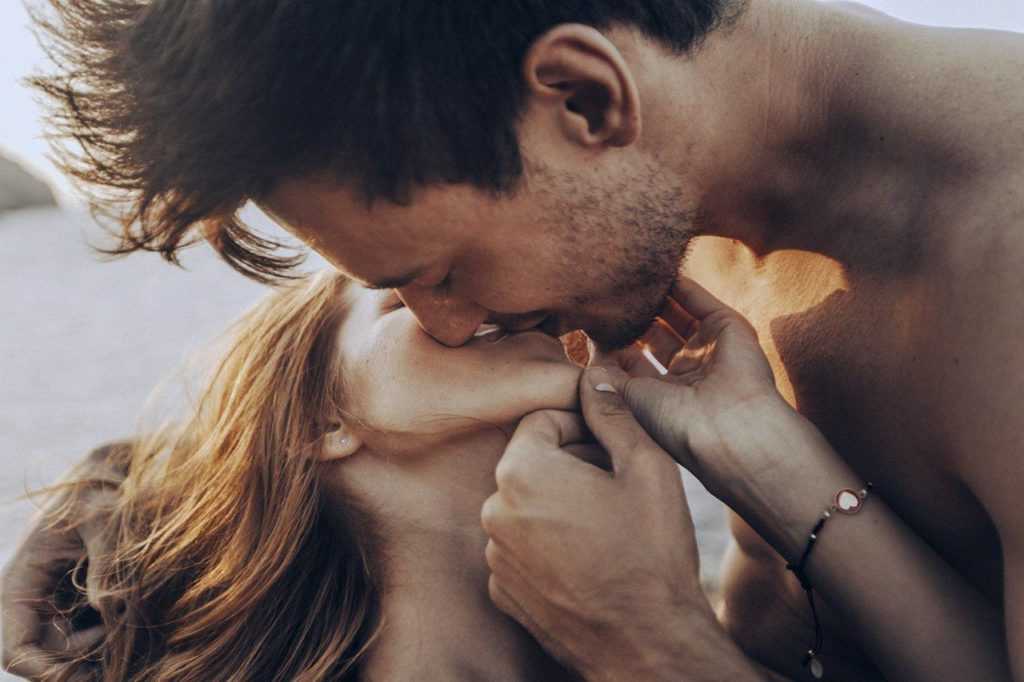 Как подготовиться к первому поцелую: 14 шагов