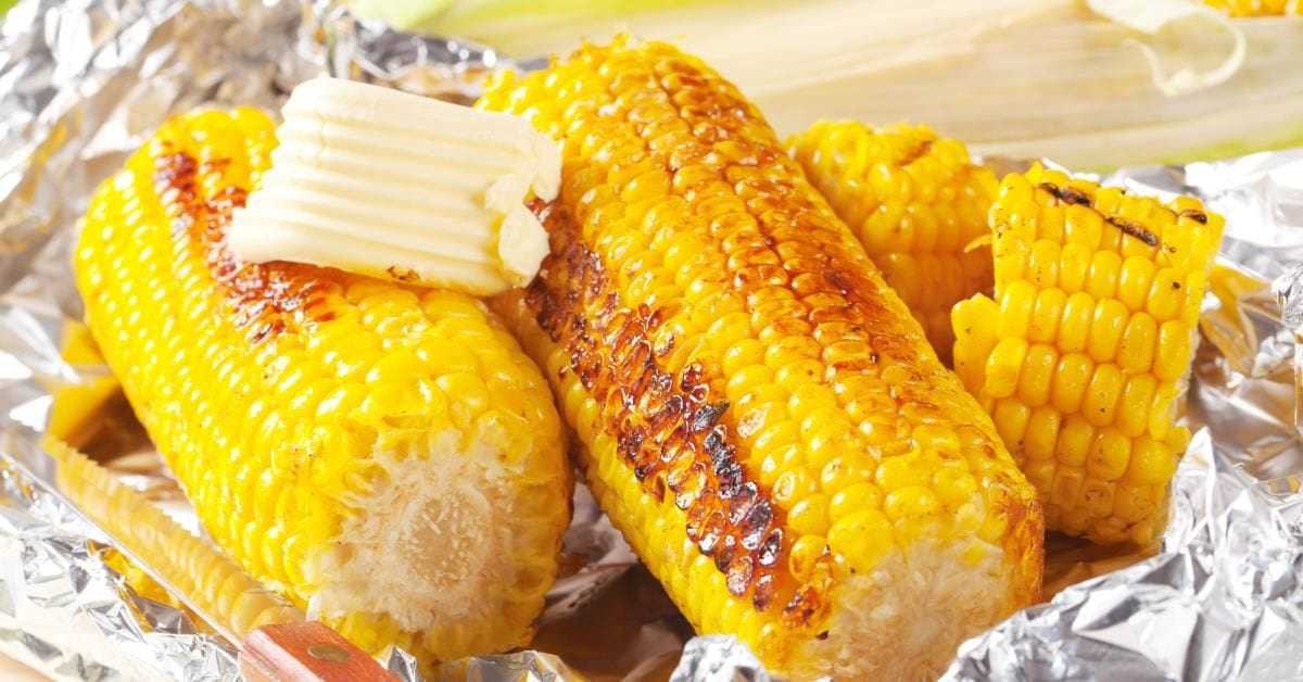 Запеченная кукуруза в фольге в духовке, рецепт с фото