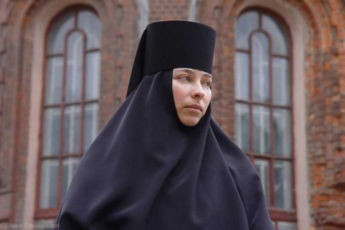 Как происходит постриг в монахини русской православной церкви?