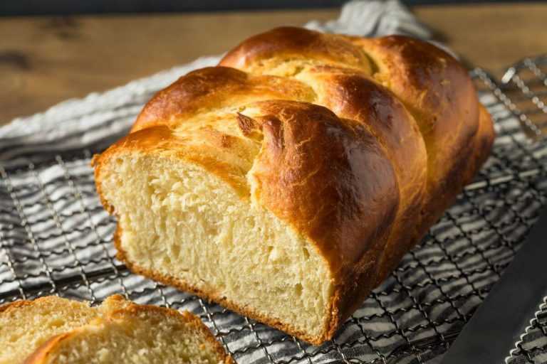 Хлеб черствый: как можно сделать мягким? как использовать черствый хлеб?