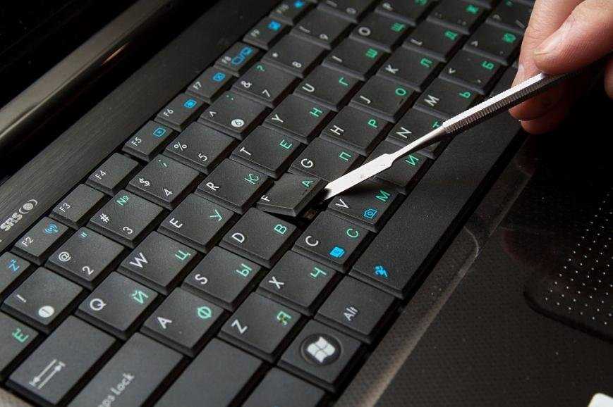 Как почистить клавиатуру самостоятельно и ничего не сломать | ichip.ru